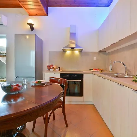 بيت للعطل Balukas House